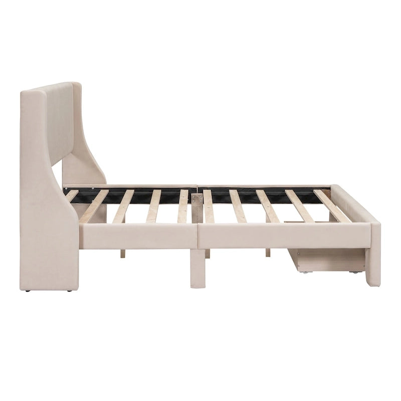Letto a piattaforma imbottito in velluto beige con testiera a giorno e cassetto sulla pediera, una piazza e mezza